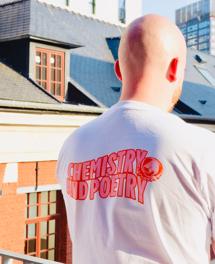 T-shirt Chemistry and Poetry brique house, pour soutenir la bière craft. Logo avec capsule brique house, sur le coeur et dans le dos.